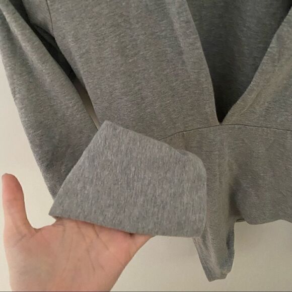 ARITZIA TNA Low Cut Long Sleeve Bodysuit Top In Light Grey ~ Size M Medium - Picture 4 of 7